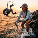 Carretilha Daiwa Alphas BF TW em uso: brigando com o peixe, vara dobrada