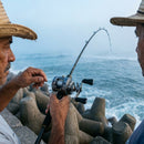 Carretilha Shimano Calcutta Conquest BFS em uso: brigando com o peixe, vara dobrada