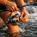 Molinete Shimano Activecast em uso: ajustando o freio no topo do carretel