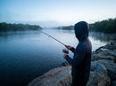 Molinete Shimano Sephia SS em uso: recolhendo a isca na beira