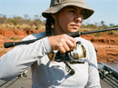 Molinete Shimano Soare XR em uso: ajustando o freio no topo do carretel