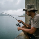 Molinete Shimano Stella FK em uso: recolhendo a isca na beira