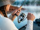 Molinete Shimano Sustain FJ em uso: recolhendo a isca na beira