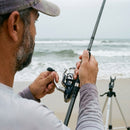 Molinete Shimano Twin Power SW em uso: recolhendo a isca na beira