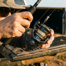 Pescador recolhendo isca com o Molinete Shimano Ultegra