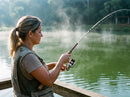 Vara Daiwa Steez SC C64ML+ em uso: brigando com o peixe, vara arqueada