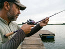 Vara Daiwa Zillion CS Q 712MRS em uso: conferindo os passadores contra a luz