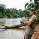 Vara Shimano Coltsniper BB em uso: brigando com o peixe, vara arqueada