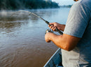 Vara Shimano Ocea Plugger Full Throttle em uso: brigando com o peixe, vara arqueada